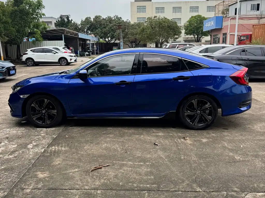 Civic 220 TURBO CVT Ignite Motion CN-V