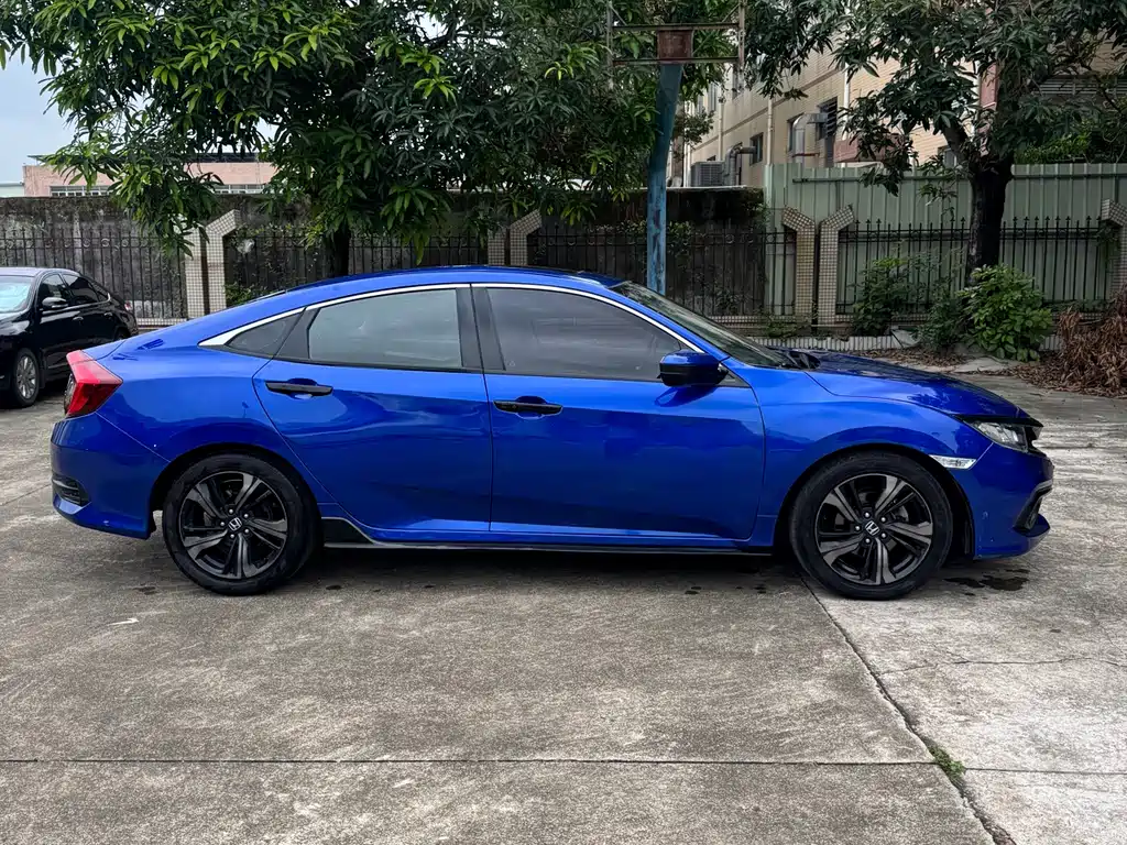 Civic 220 TURBO CVT Ignite Motion CN-V