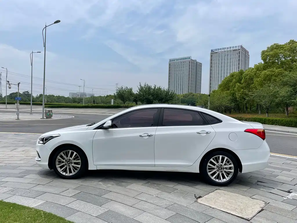 Mistra 1.8 L Auto Intelligent GLS CN-V