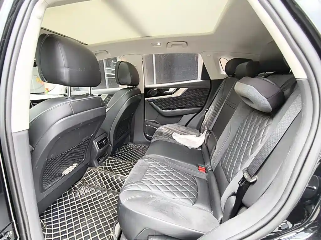 Hongqi HS5 2.0 T Connected Flagship Enjoyment