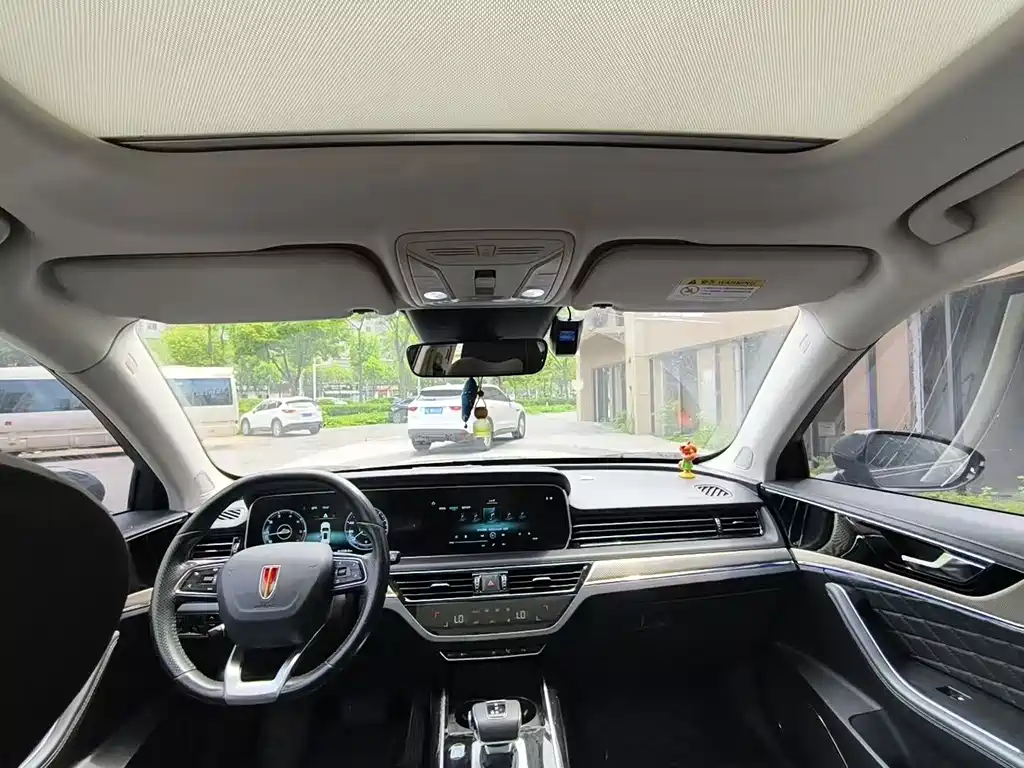 Hongqi HS5 2.0 T Connected Flagship Enjoyment