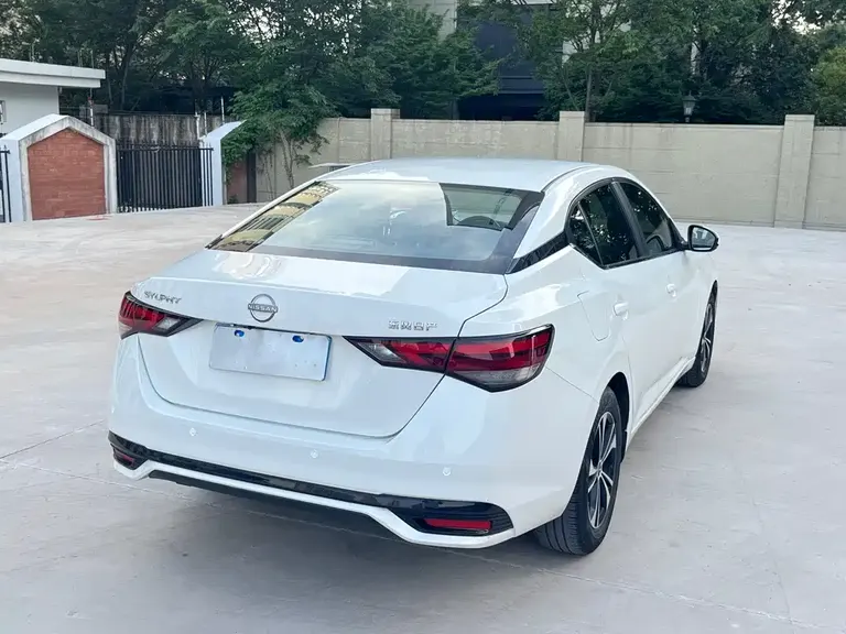 Nissan Sylphy 1.6 L XL CVT Joy