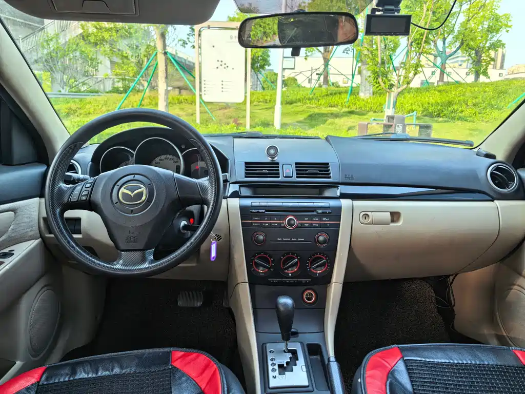 Mazda 3 1.6 L Auto Classic Fashion