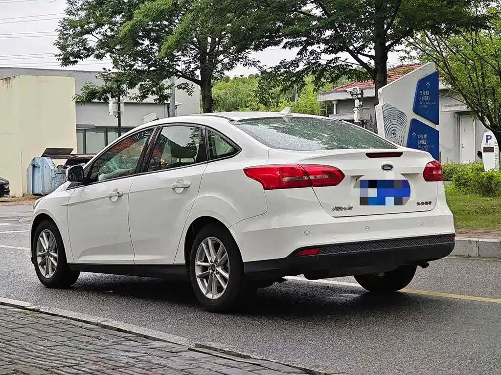 Focus Sedan 1.6 L Auto Style Smart Travel