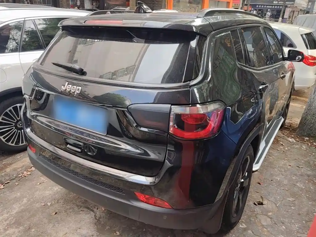 Compass 200 T Auto Home Enjoyment