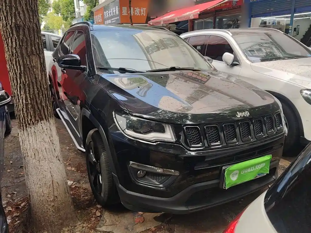 Compass 200 T Auto Home Enjoyment