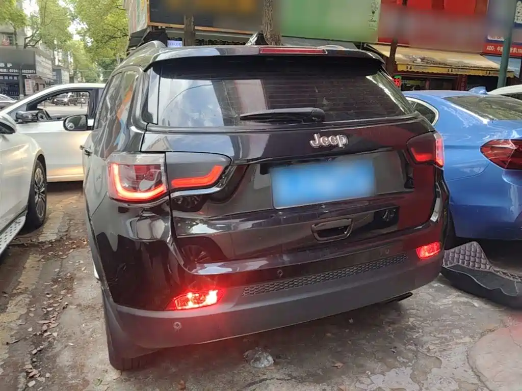 Compass 200 T Auto Home Enjoyment