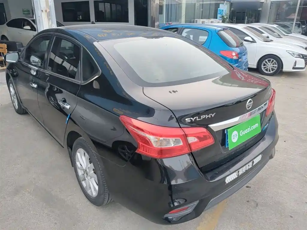 Sylphy 1.6 XV CVT Connected Premium CN-VI