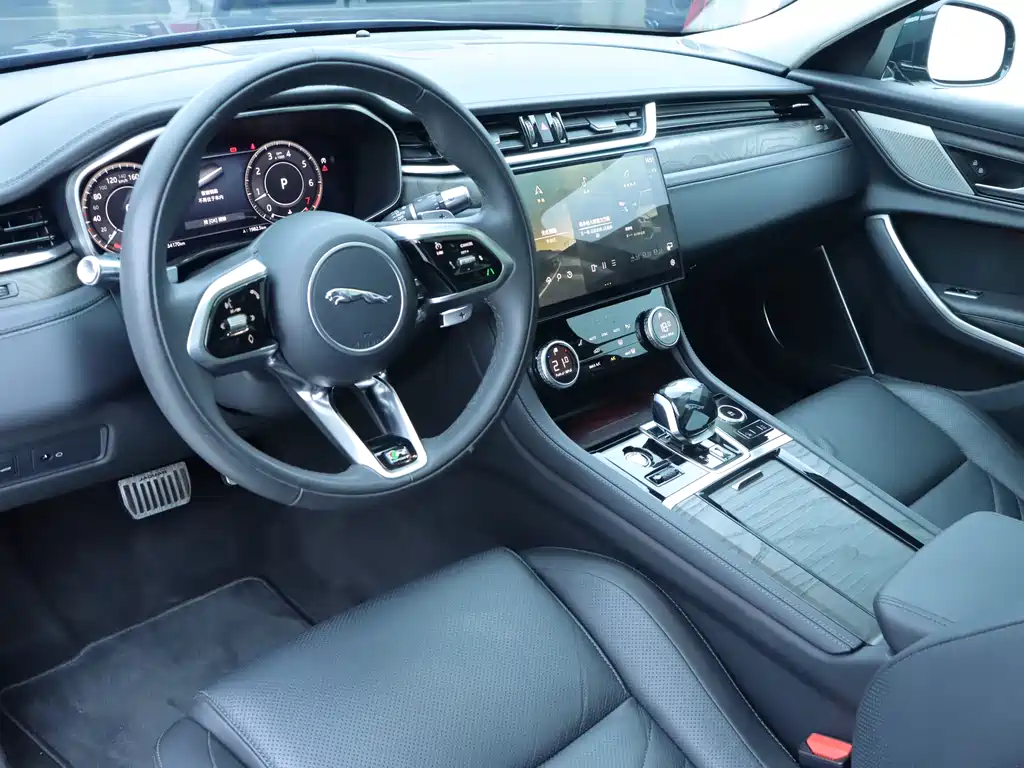 Jaguar XFL XFL 2.0 T P250 2 WD Premium Luxury