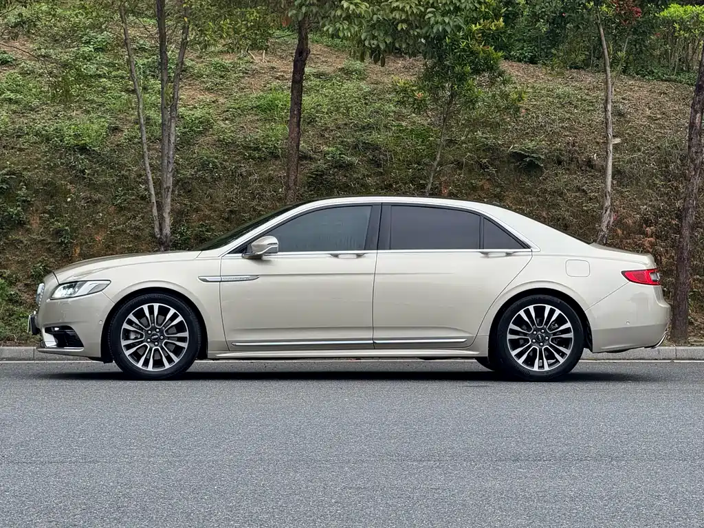 Lincoln Continental 3.0 T 4 WD Honor Shine