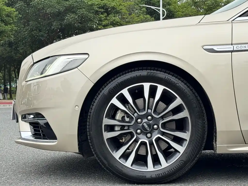 Lincoln Continental 3.0 T 4 WD Honor Shine