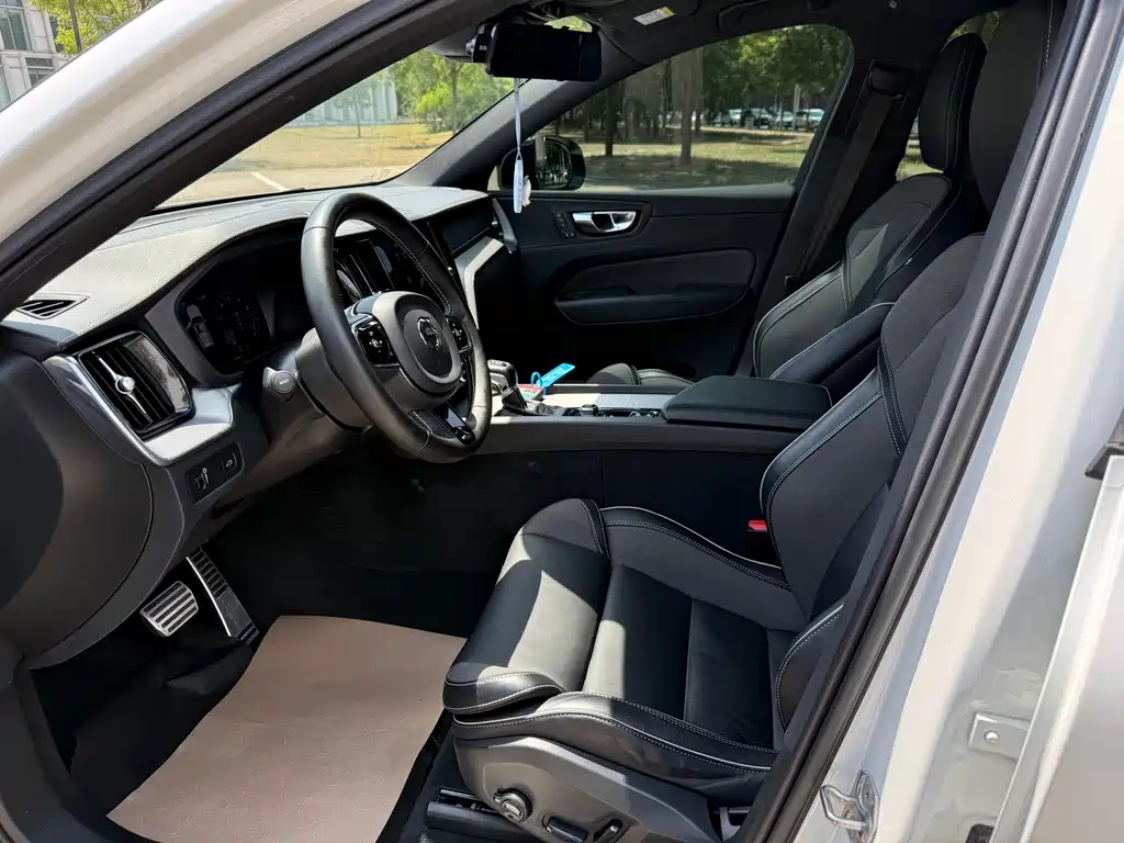 Volvo XC60 T5 4 WD Smart Vision Sport