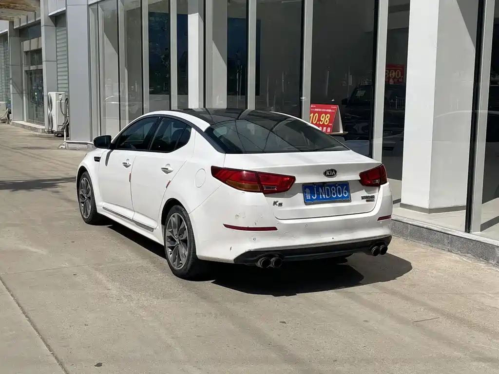 Kia K5 2.0 L Auto Luxury