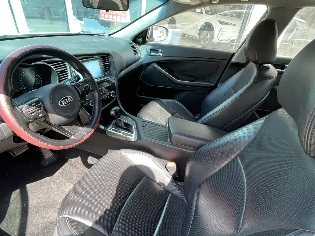 Kia K5 2.0 L Auto Luxury