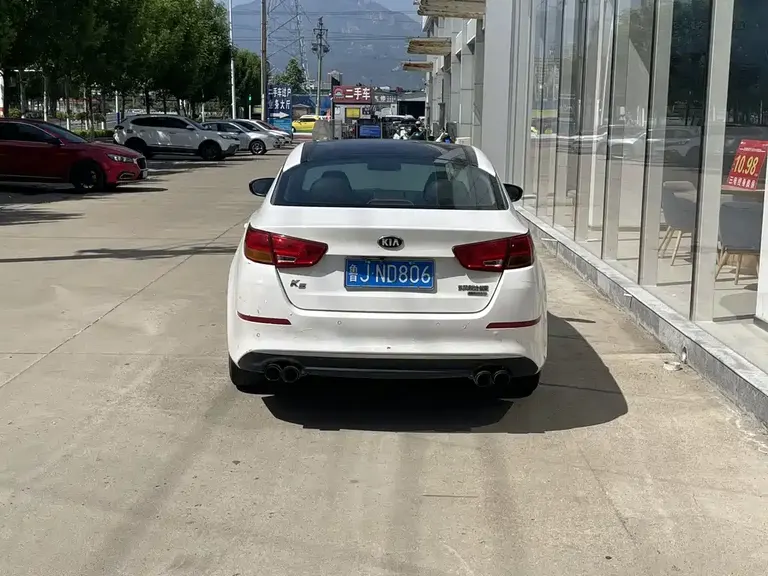 Kia K5 2.0 L Auto Luxury