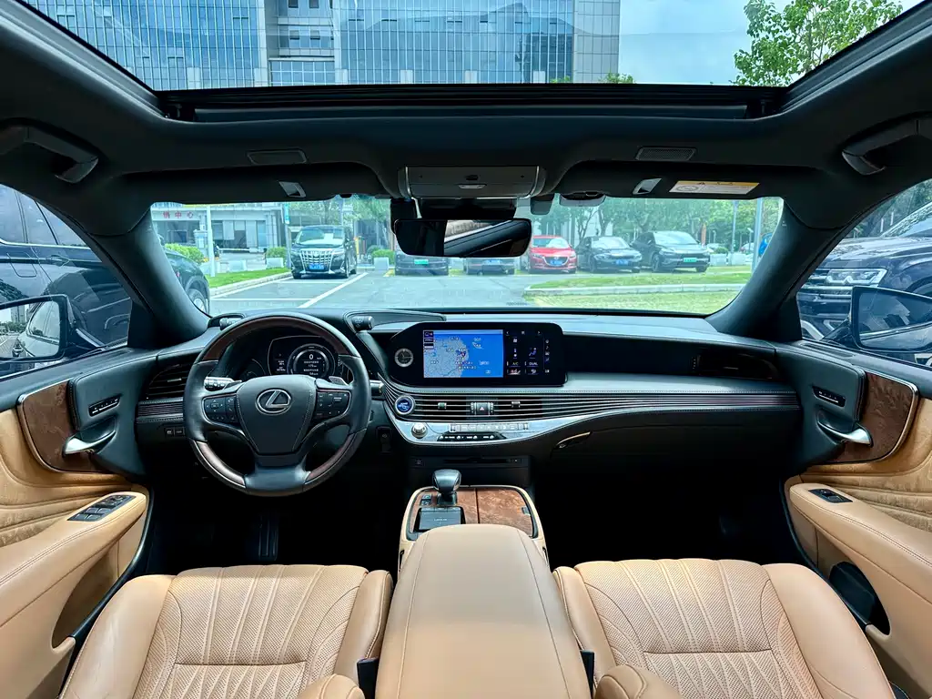 Lexus LS 500 h Premium