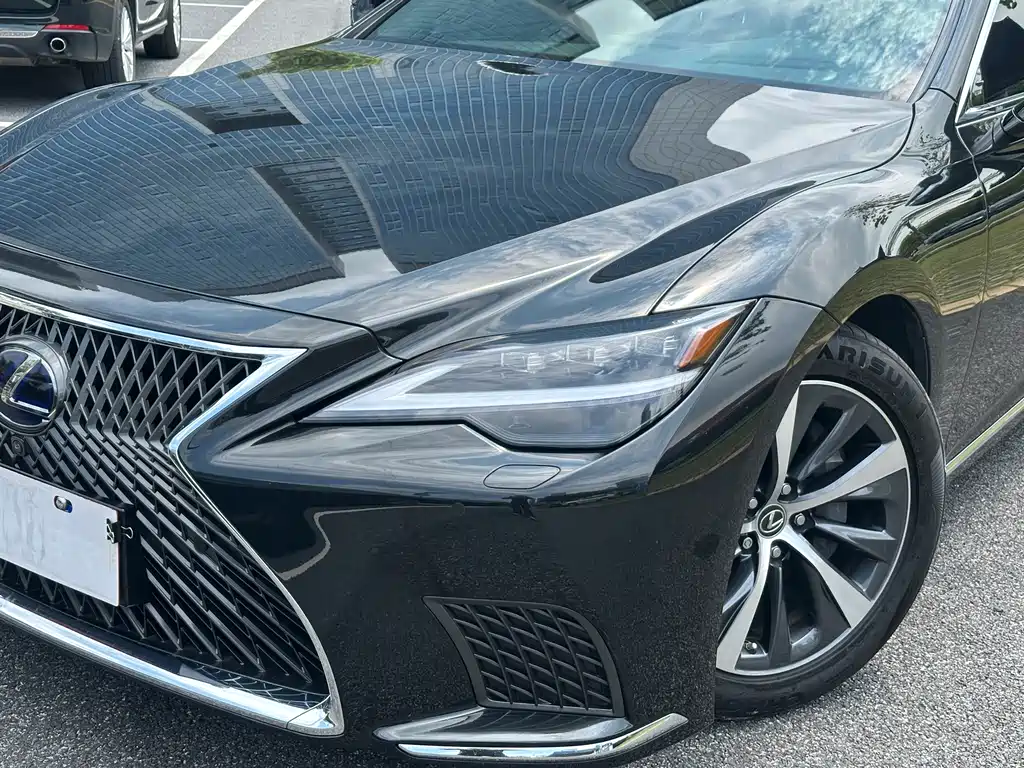 Lexus LS 500 h Premium