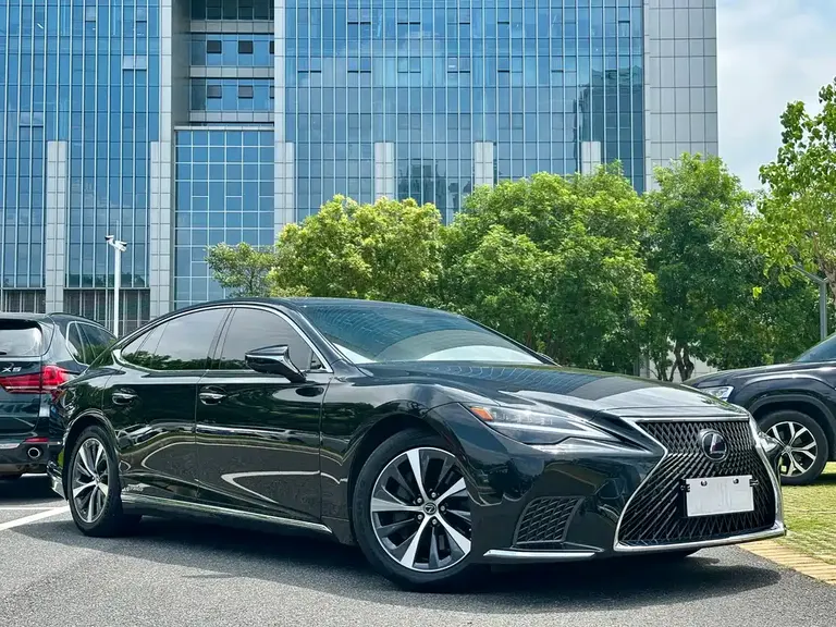 Lexus LS 500 h Premium
