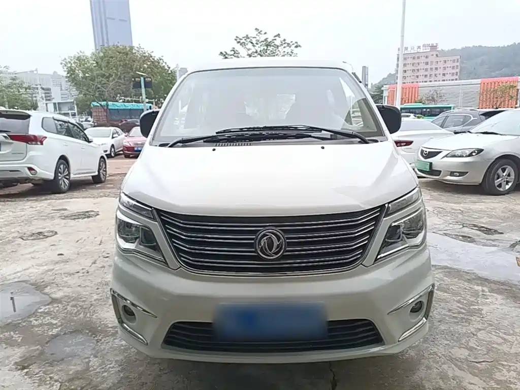 Lingzhi M5 L 1.6 L 7-seat Luxury