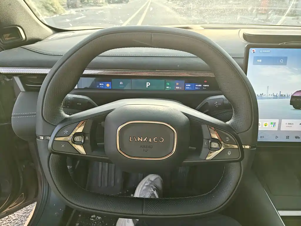 Lynk & Co 10 EM-P 领克10 2025款 240四驱Ultra