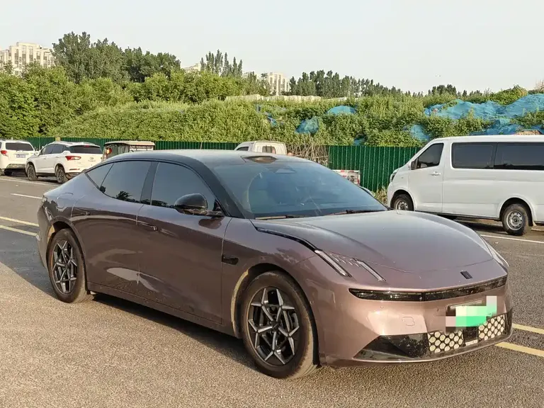 Lynk & Co 10 EM-P 领克10 2025款 240四驱Ultra