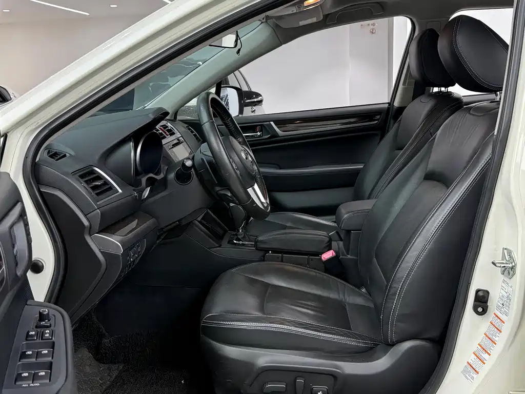 Outback 2.5 i Luxury Navigation