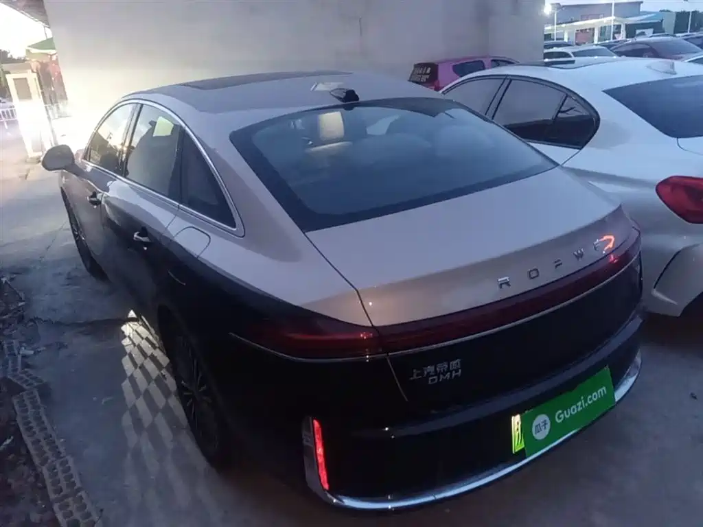 Roewe M7 DMH 160 km Premium Enjoyment