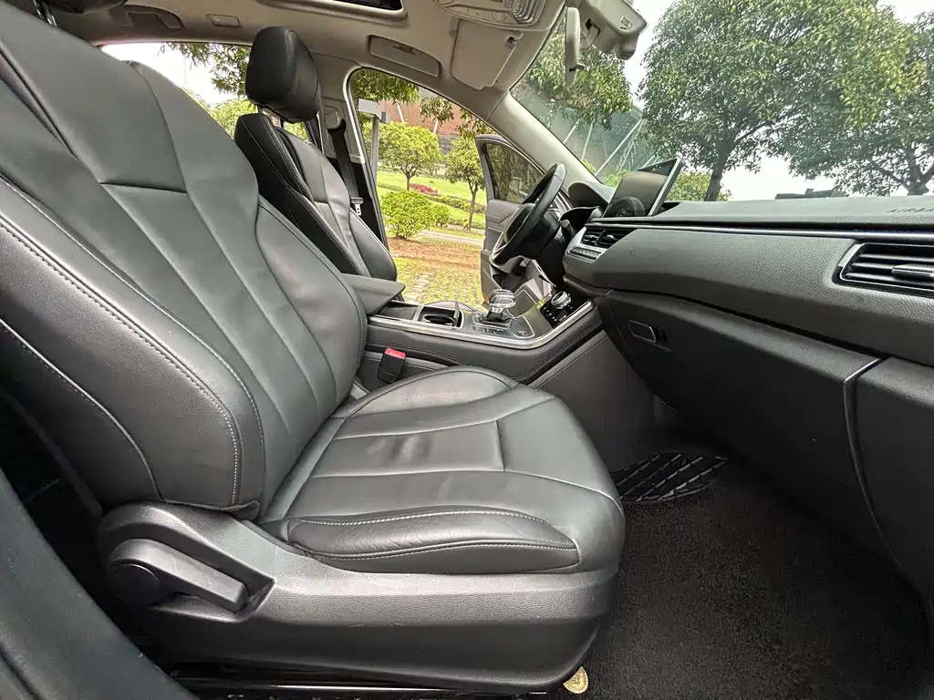 Hongqi H5 Classic 1.5 T DCT Flagship Charm