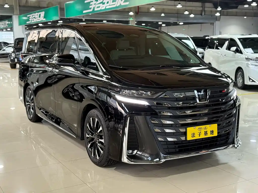 Vellfire Crown Dual Engine 2.5 L Supreme Executive