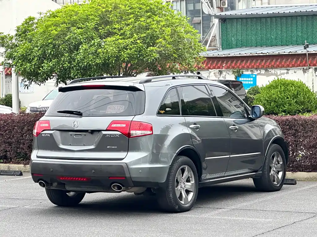 Acura MDX 3.7