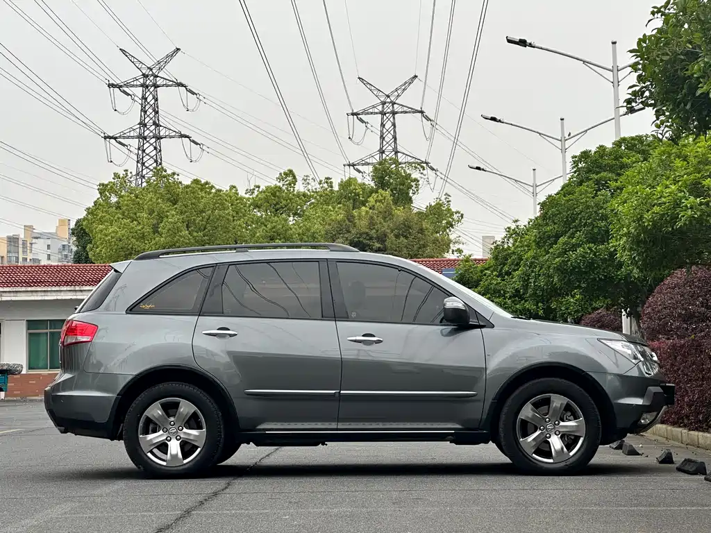 Acura MDX 3.7