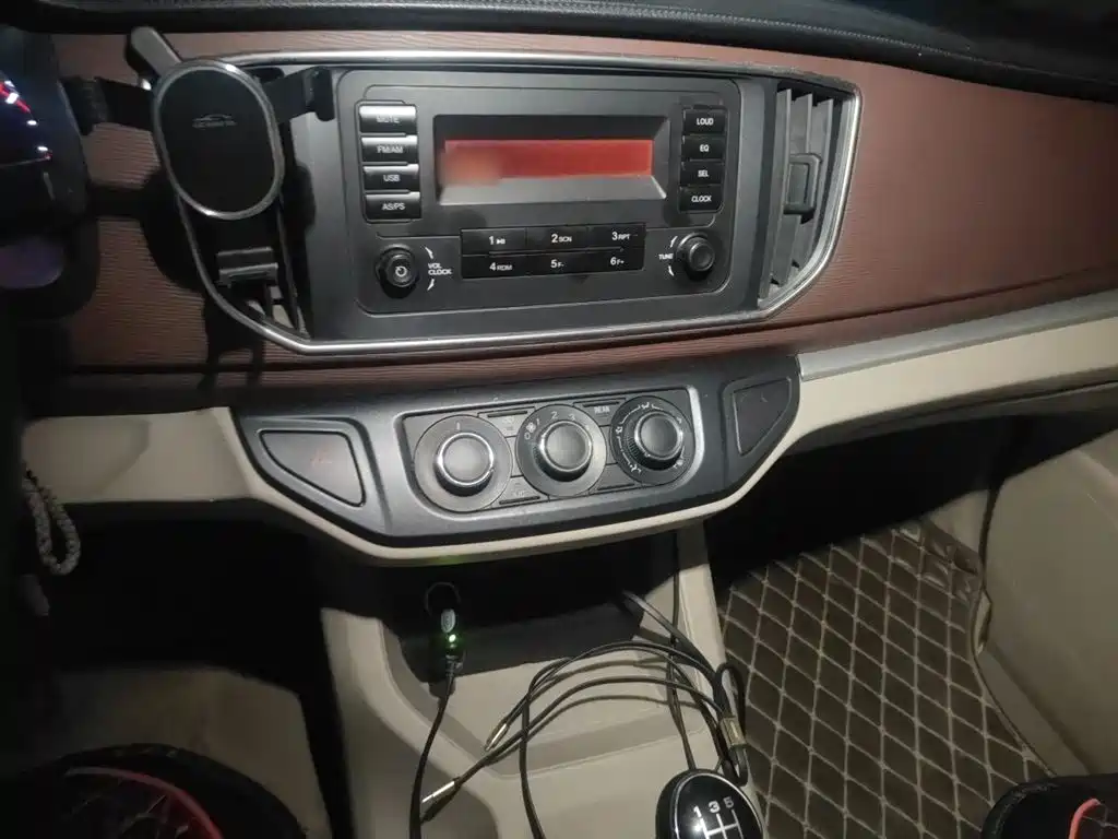 Lingzhi 菱智 2017款 M5 1.6 L 标准型