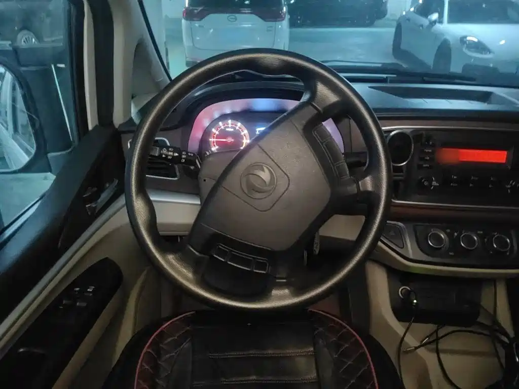Lingzhi 菱智 2017款 M5 1.6 L 标准型