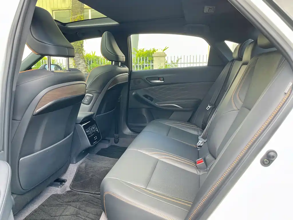 Avalon 2.0 L Select
