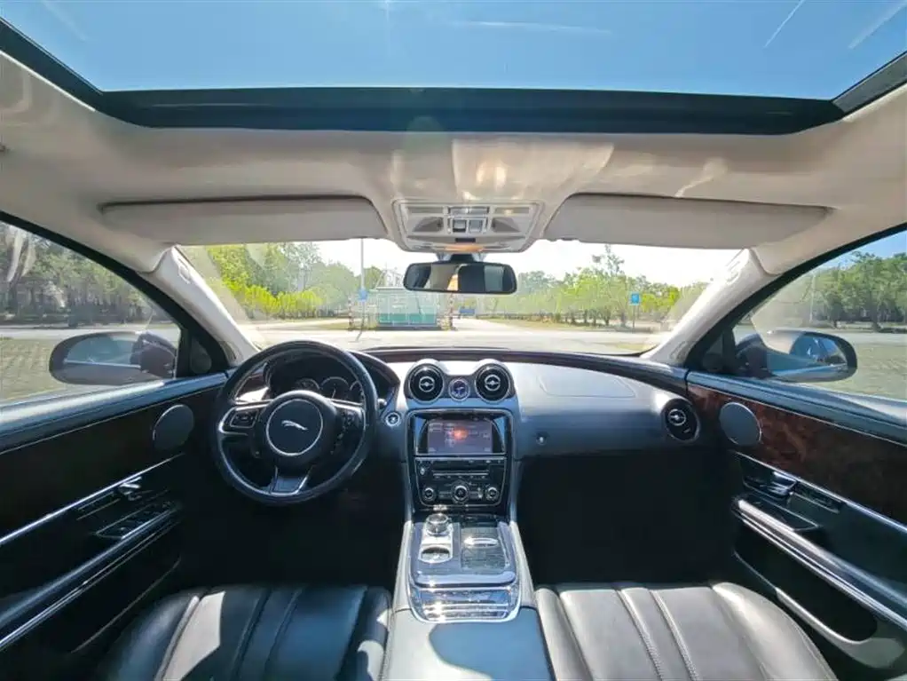 Jaguar XJ XJL 3.0 Panoramic Business