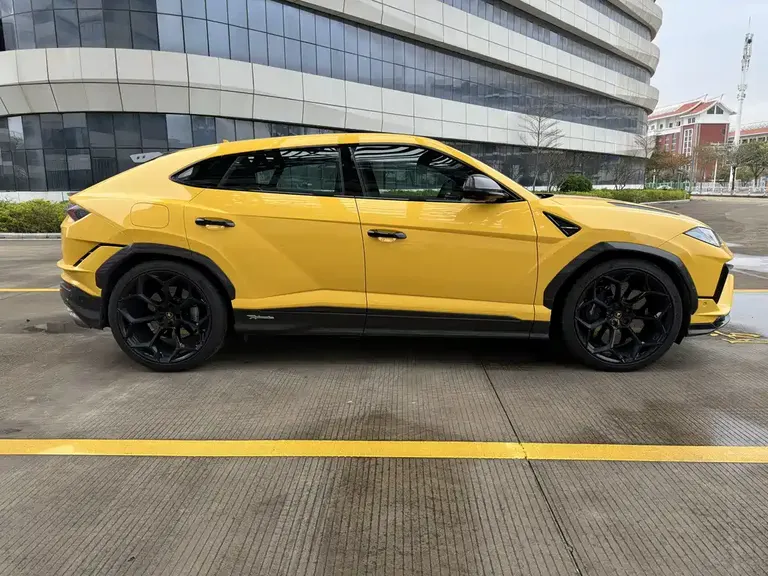 Lamborghini Urus 4.0 T V8 Performante