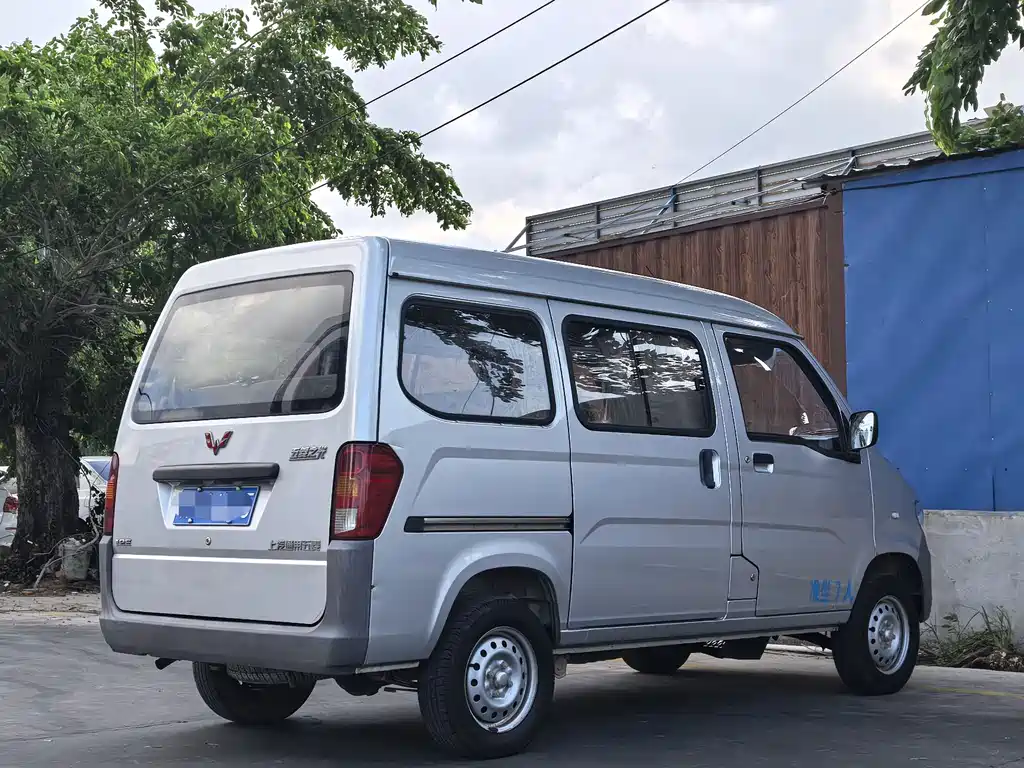 Wuling Zhiguang 1.2 L Utility LSI