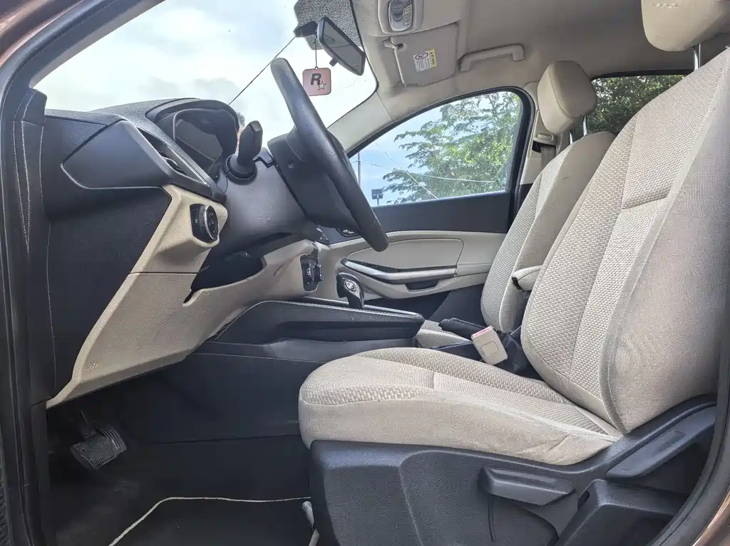 Escort 1.5 L Auto Comfort