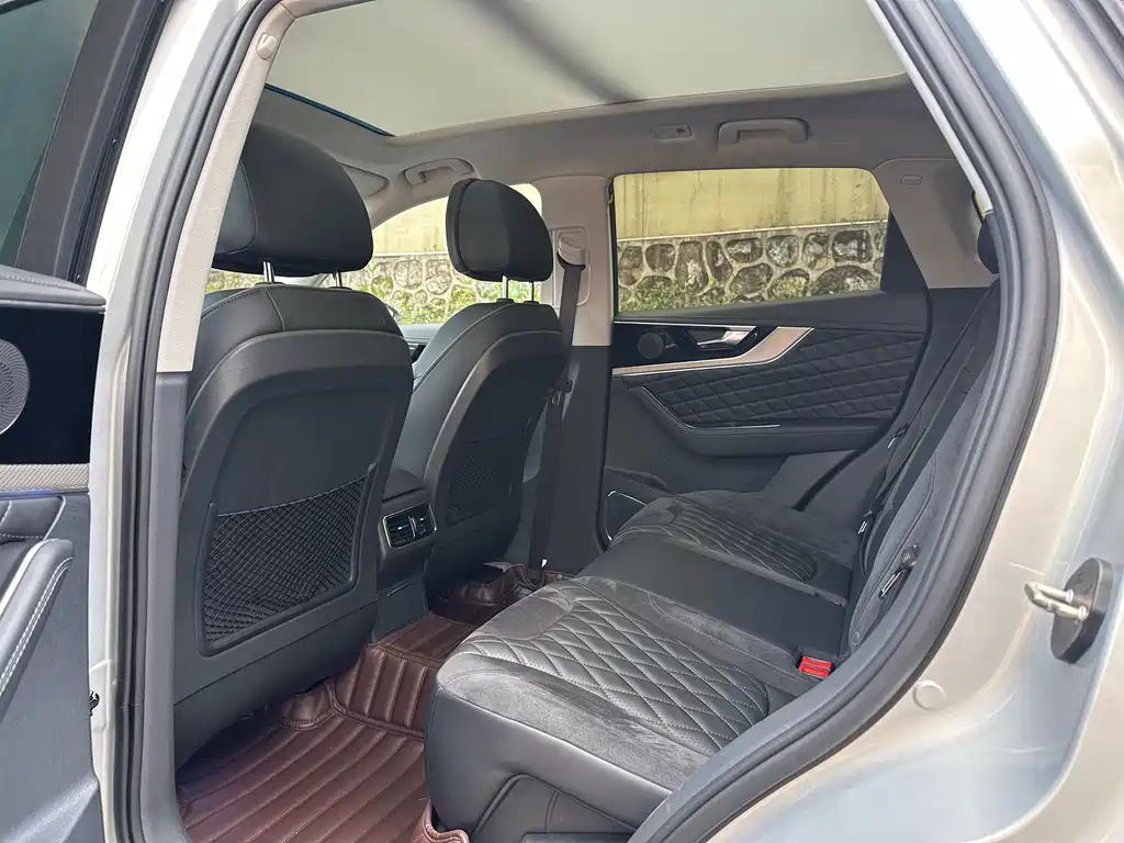 Hongqi HS5 2.0 T Connected Flagship Enjoyment 4 WD