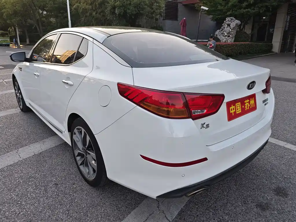 Kia K5 2.0 L Auto Luxury