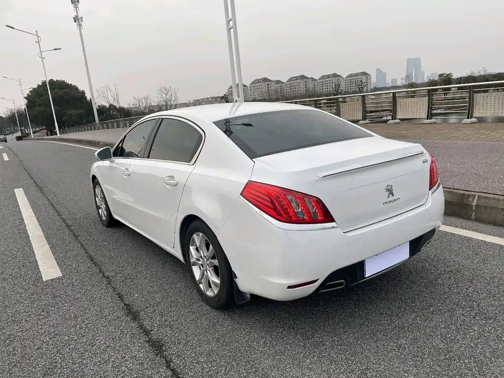 Peugeot 508 2.3 L Roland · Garros