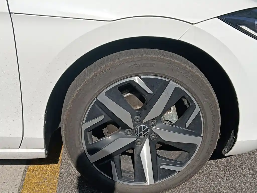 Lamando Lamando L 280 TSI DSG