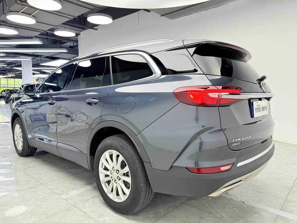 Enclave 28 T 2 WD Battle Flag