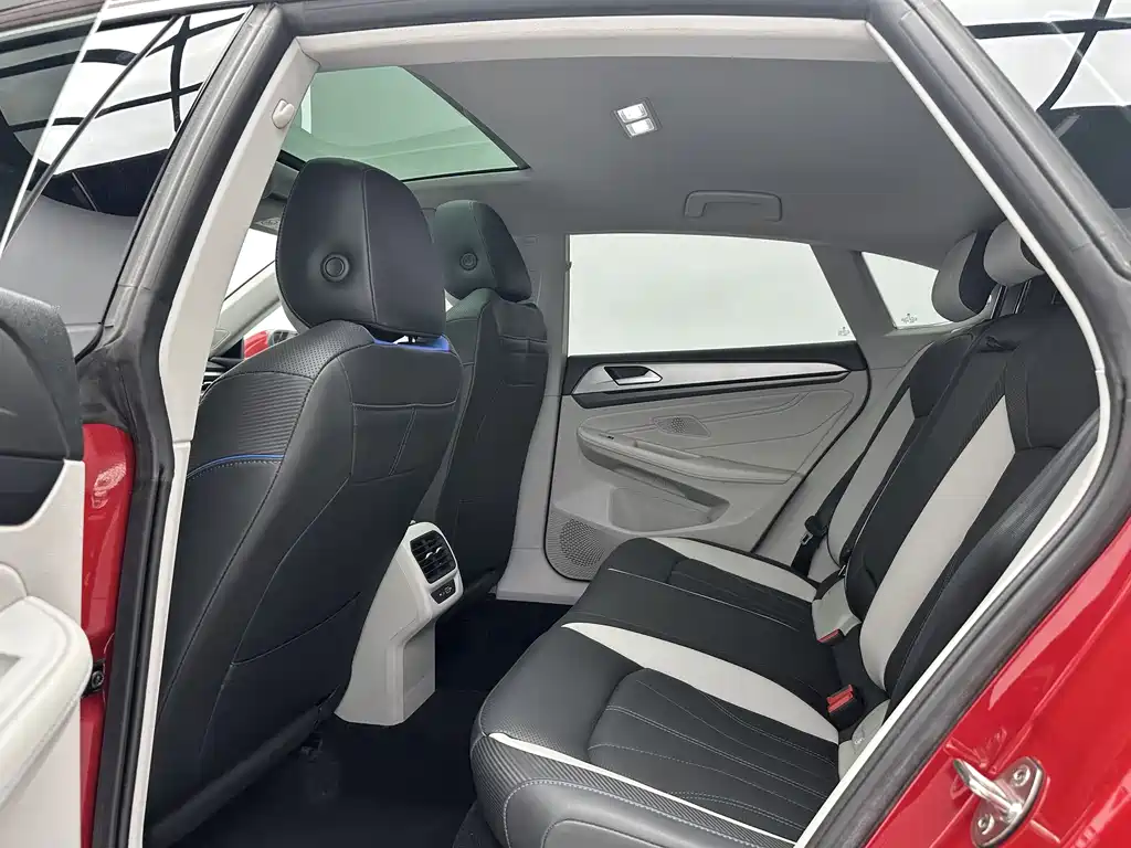 Lamando Lamando L 280 TSI DSG Spicy Cool