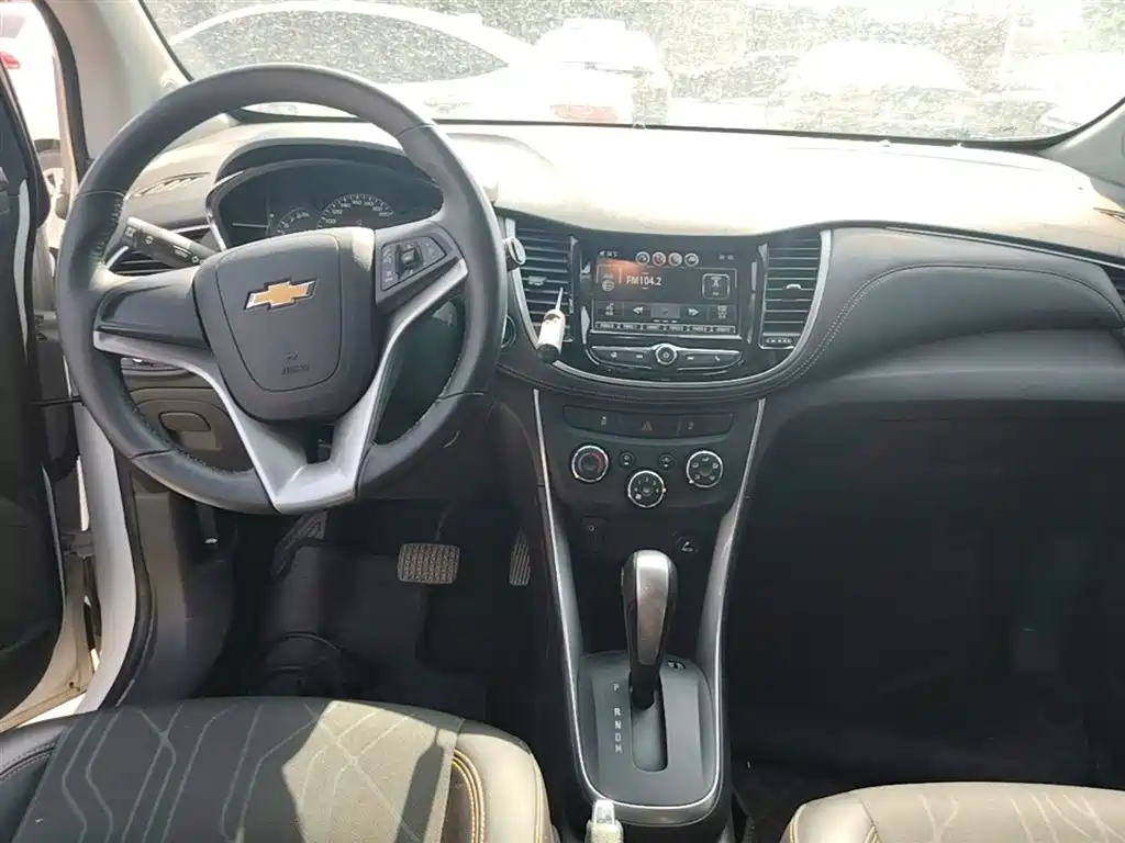 Tracker 1.4 T Auto 2 WD Luxury