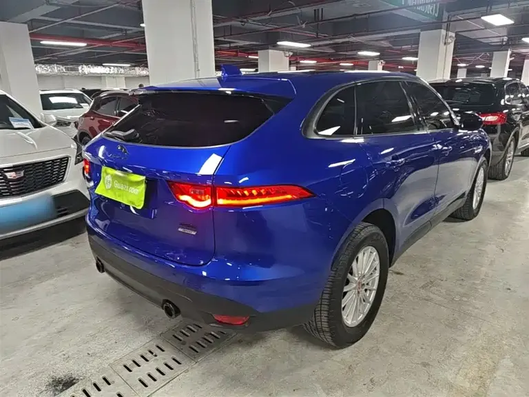 Jaguar F-PACE 2.0 T 4 WD Urban Premium