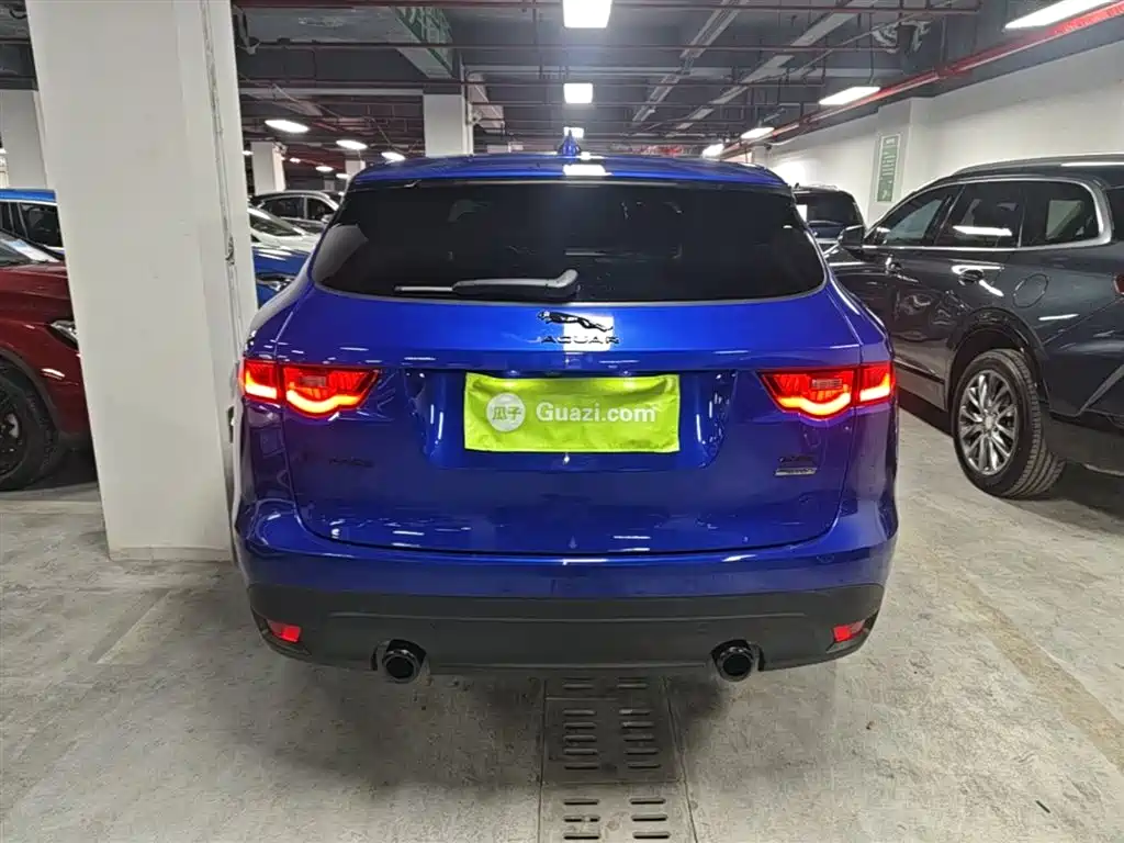 Jaguar F-PACE 2.0 T 4 WD Urban Premium