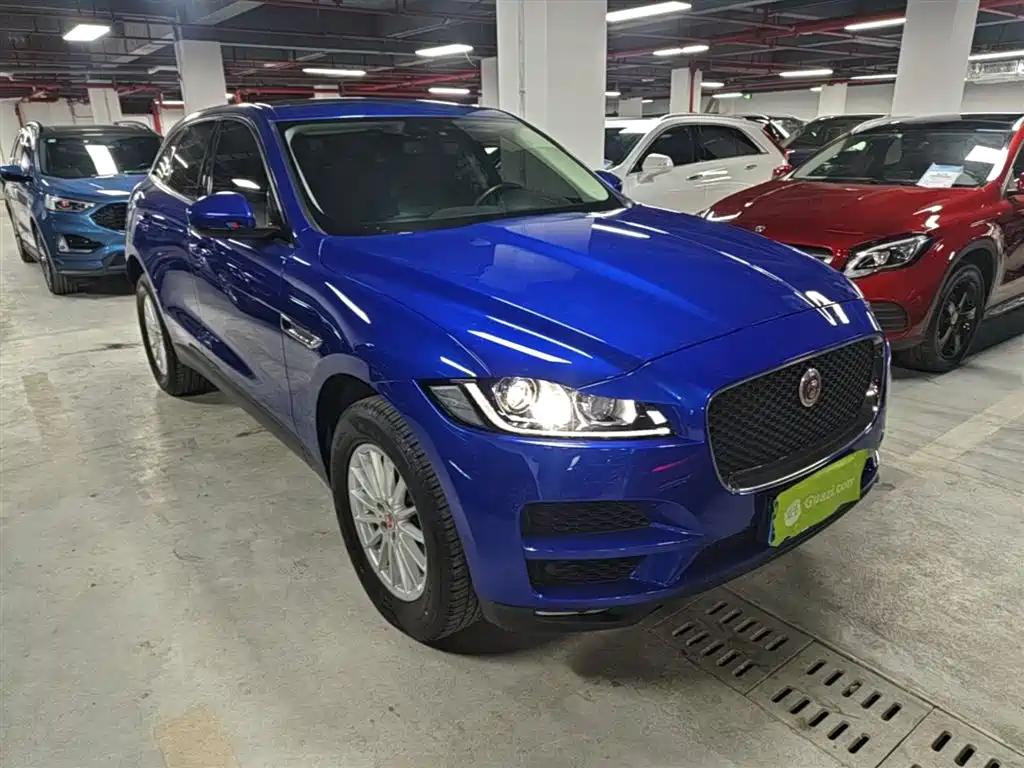 Jaguar F-PACE 2.0 T 4 WD Urban Premium