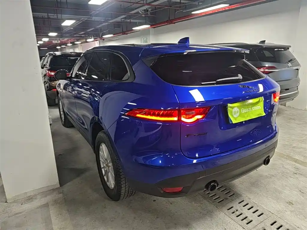 Jaguar F-PACE 2.0 T 4 WD Urban Premium