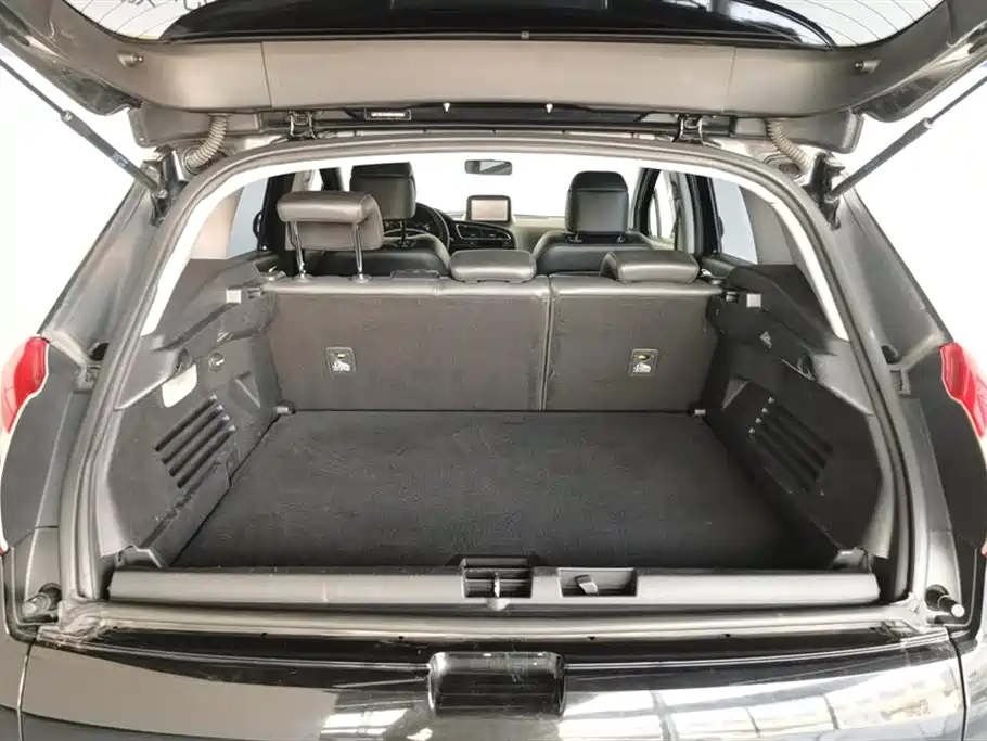 Peugeot 3008 2.0 L Auto Trendy
